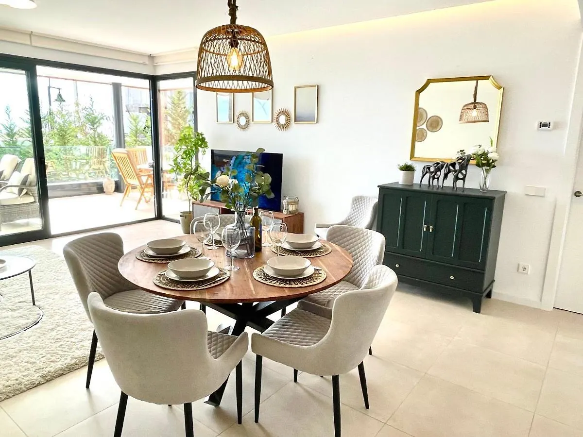 Luxury 3 Bedroom Apartment 300M From The Beach Fuengirola
