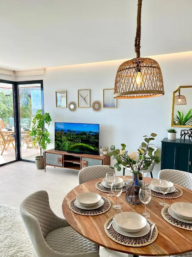 Luxury 3 Bedroom Apartment 300M From The Beach Fuengirola
