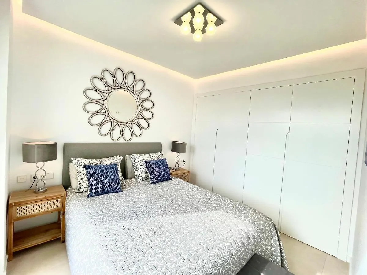 Luxury 3 Bedroom Apartment 300M From The Beach Fuengirola 0*,  Ισπανία